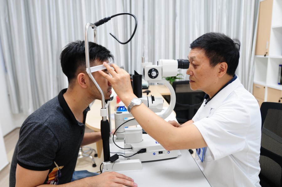 贵州知名眼科专家加盟普瑞眼科